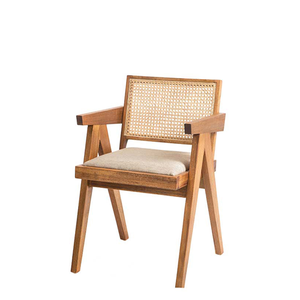 비바 암 체어 - 실용적 디자인의 편안한 의자 이미지