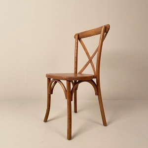 크로스 원목 체어 - 고급스러운 나무 소재의 실용적 디자인 제품 이미지